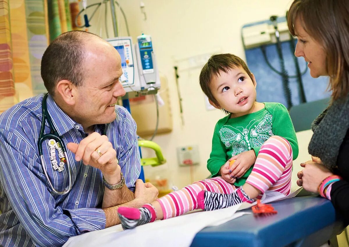 К врачу без родителей. Дети с онкологическими заболеваниями. Ребенок с онкологией с родителями.