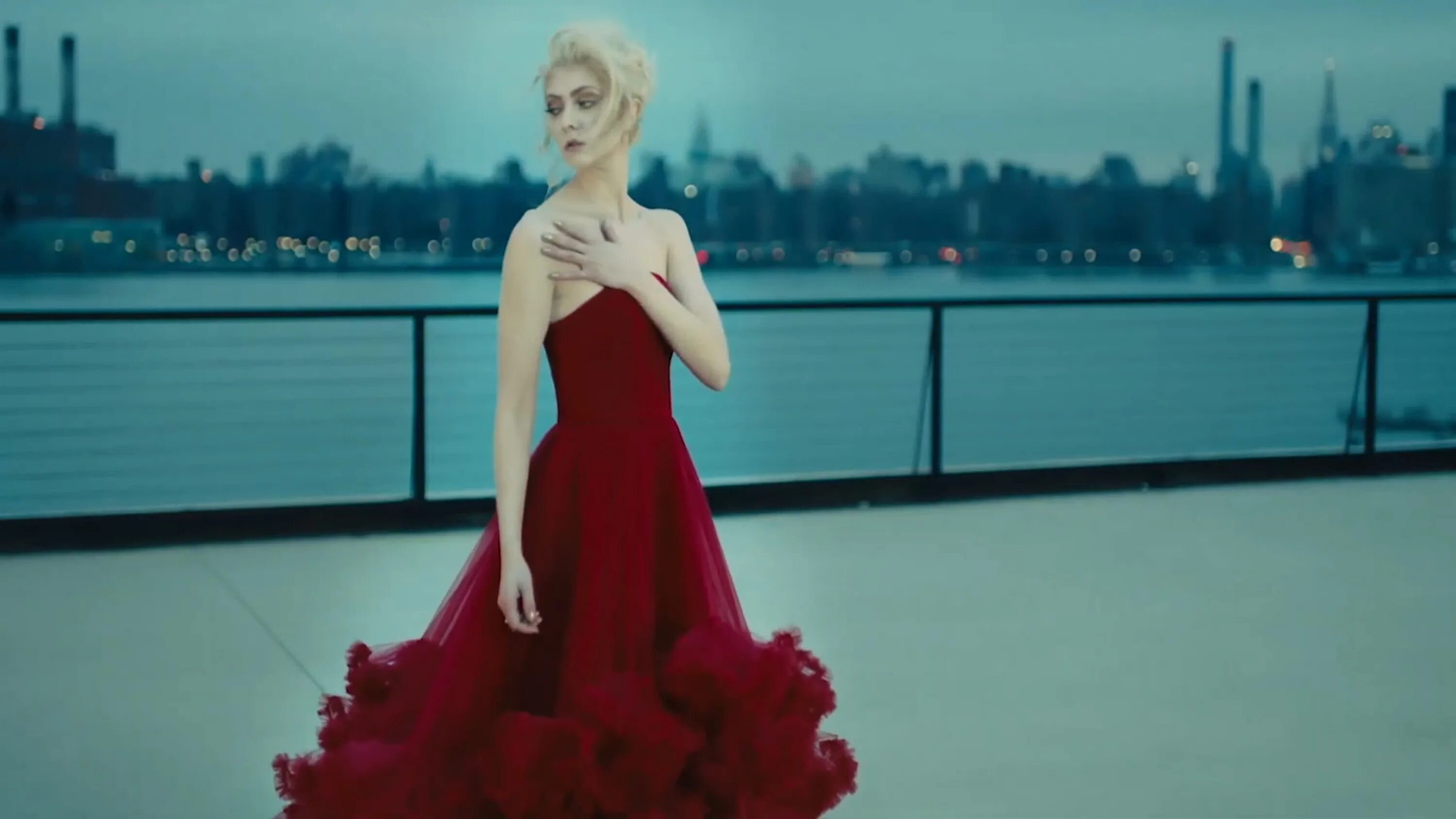 Shy sun. девушка в красном. платье nechaev, alina. Dress песни. My best dress песня.