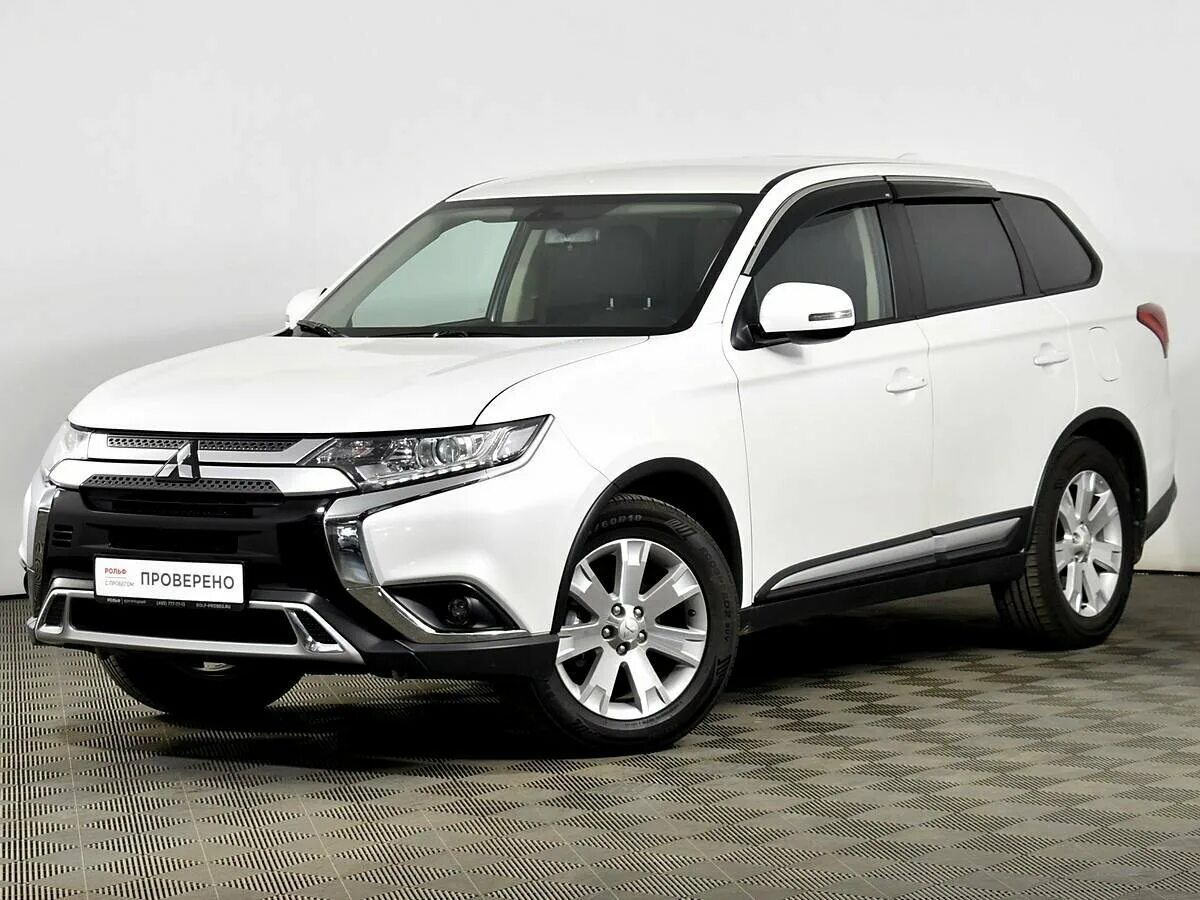 Mitsubishi outlander продажа. Митсубиси Аутлендер 2019 белый. Митсубиси Аутлендер 2019 года. Мицубиси Аутлендер 3 Рестайлинг 3. Mitsubishi Outlander III Рестайлинг 3 2019.