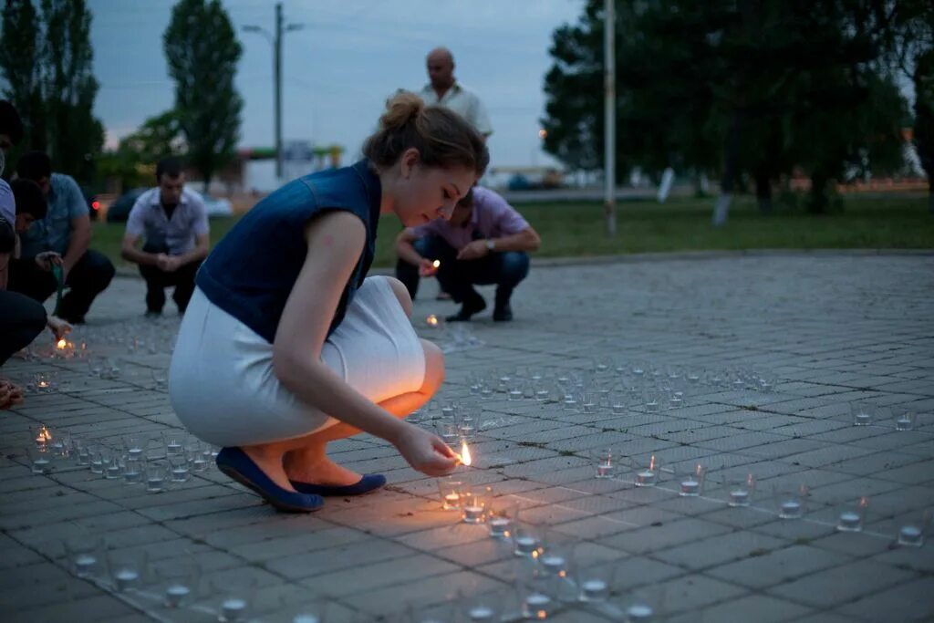 Погода в адыгейске на завтра. Город адыгейск. Фото на день города адыгейска. Мемориал майкоп. Погода в адыгейске.