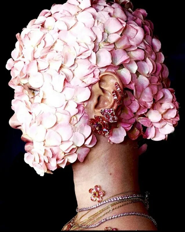 Женщина в цветущем поле. Мак фото. Инмт фанфики. Фотосессия в полях крымской розы. М.