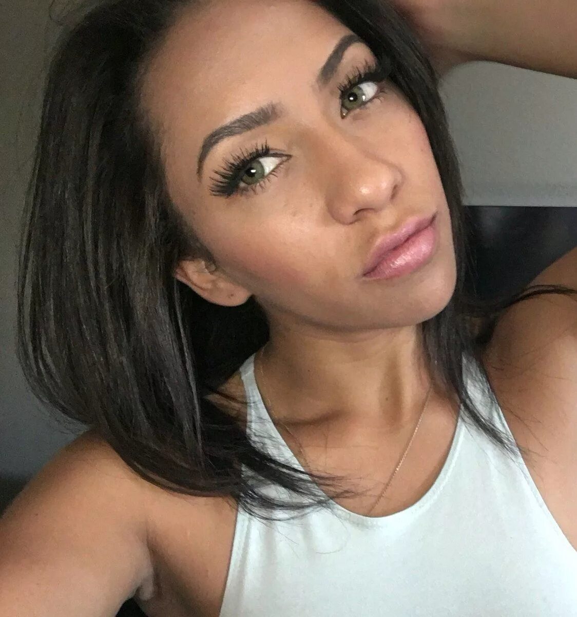 Priya price. Кира николь. Прия рай селфи без макияжа. Priya price 2020. Сара москва.