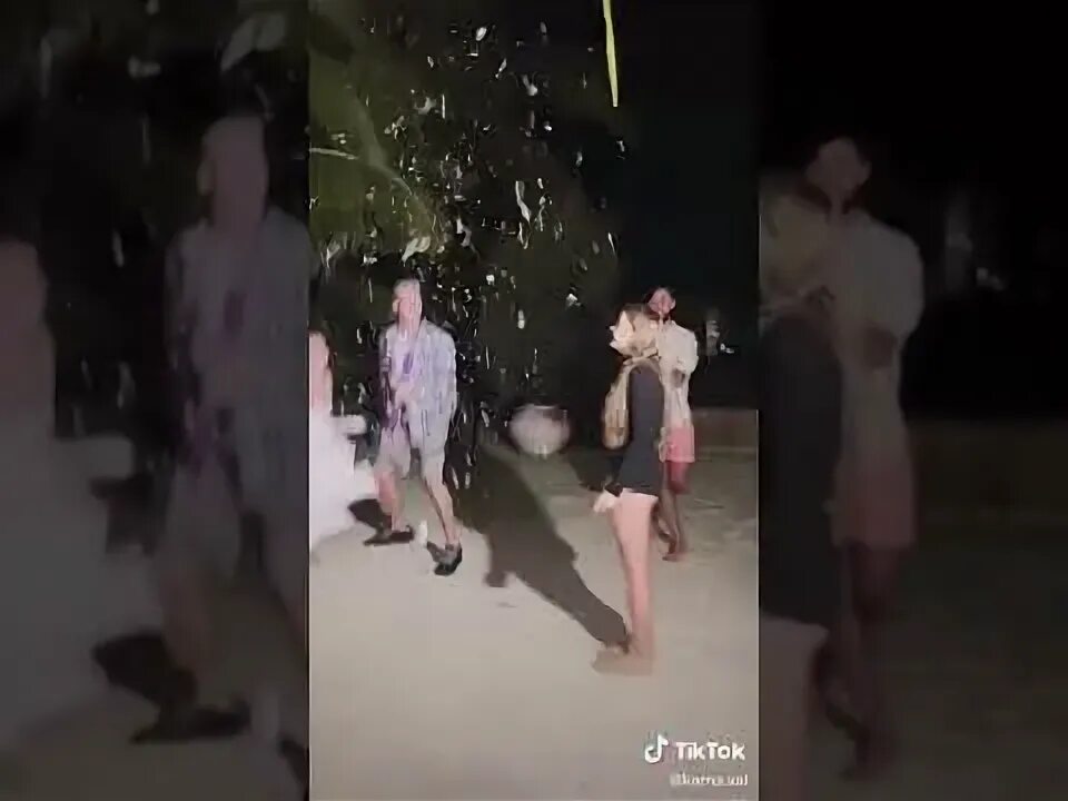 Какого числа день рождения у вали карнавал. День рождения вали карнавал. валя карнавал упала в обморок. валя карнавал описалась. валя карнавал упала в обморок видео.