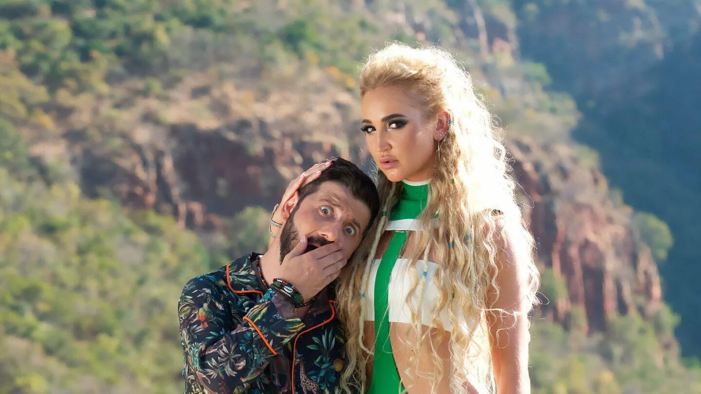 Шоу звезды в африке испытания. Звезды в африке 1 юлия гаврилина. Галустян звезды в африке. Аня покров в шоу звезды в африке. Звезды в африке 1 сезон 1.