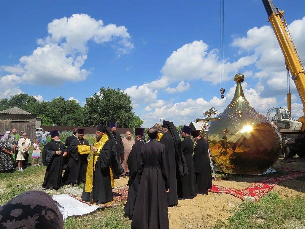 Погода в нижнем икорце. Храм верхний Икорец. Село верхний Икорец Бобровского района Воронежской области. Храм в Икорце Воронежской области. Храм Архангела Михаила верхний Икорец.