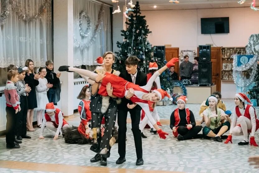 детский дом ровесник новокузнецк. ровесник новый год. ровесник новый год. студенческий театр стрекоза барнаул официальный. новогодний мюзикл.