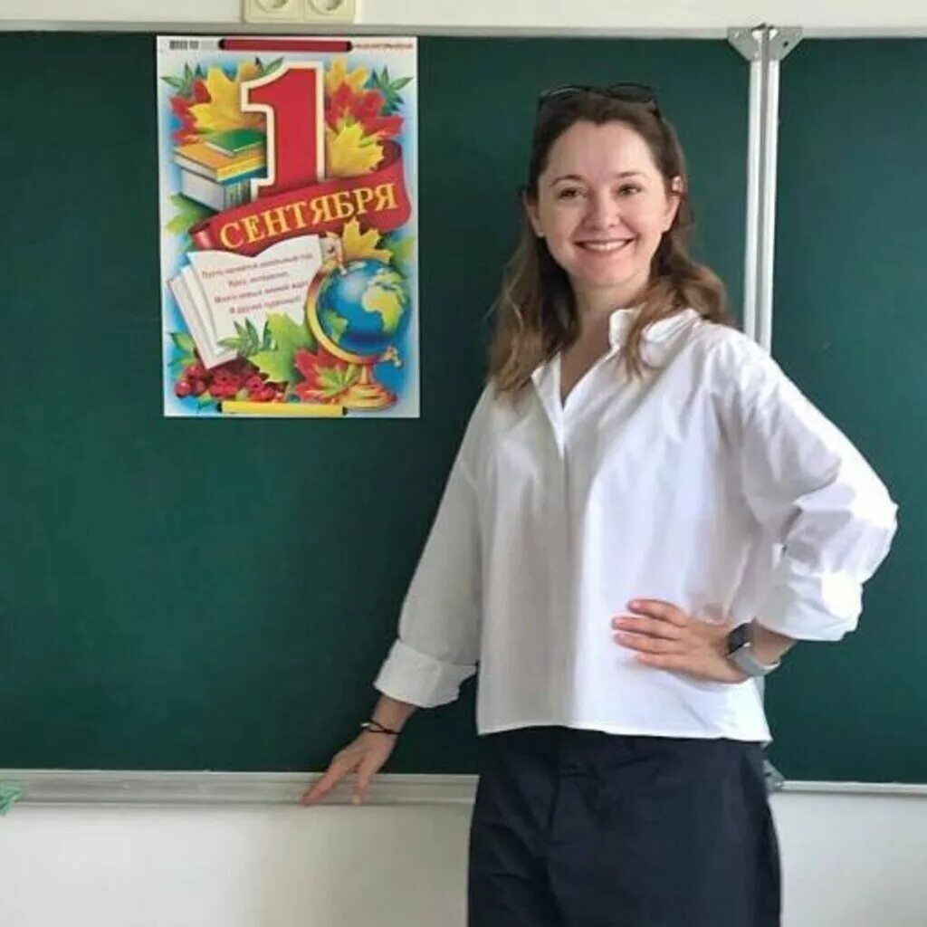 Троечницей. Троечница которая учиться. Девушка доска. Троечница в школе. Я троечница.