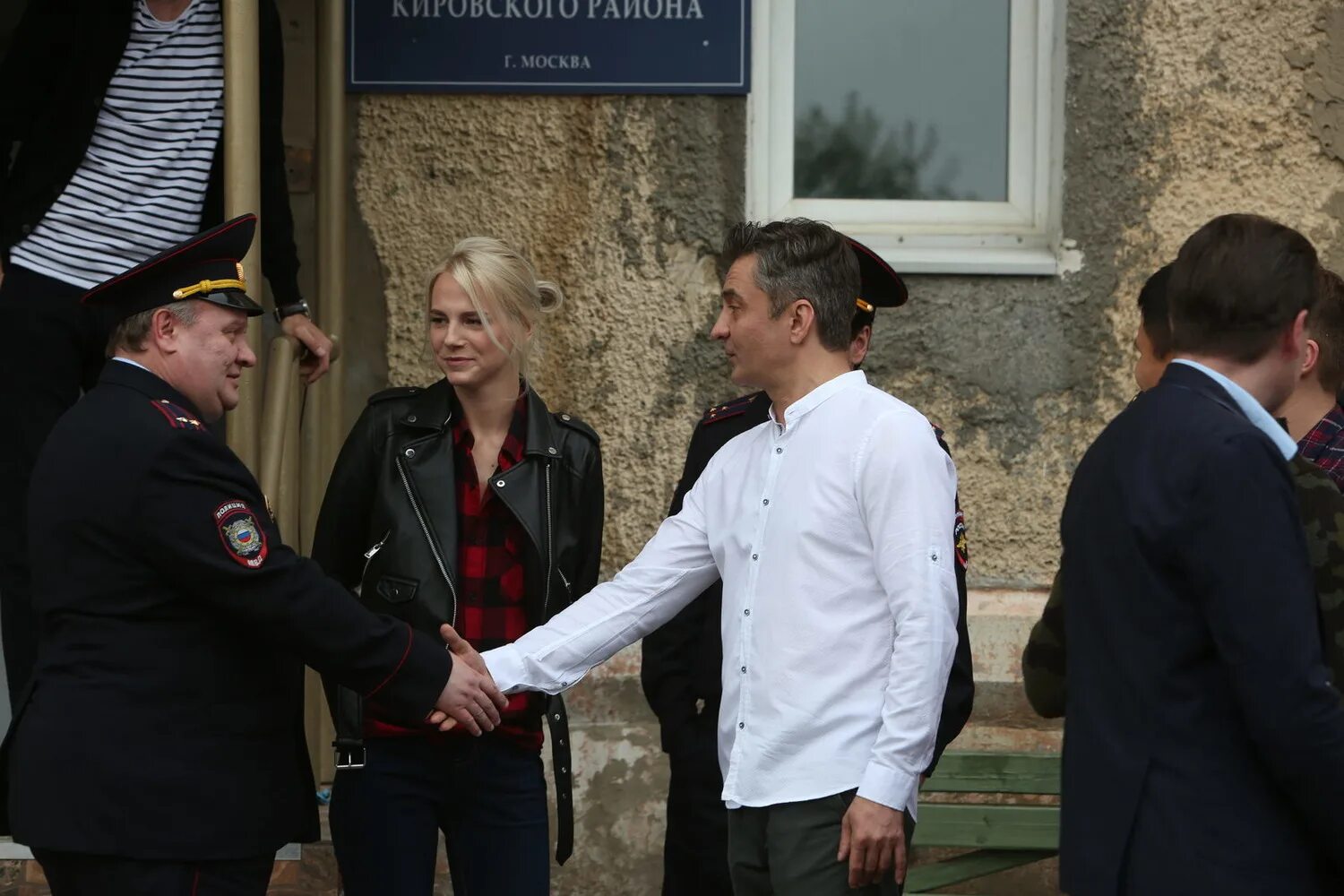 Группа стажеров. Стажёры сериал 2021. Стажёры сериал кадры. Стажеры 19. Стажеры сериал постер.