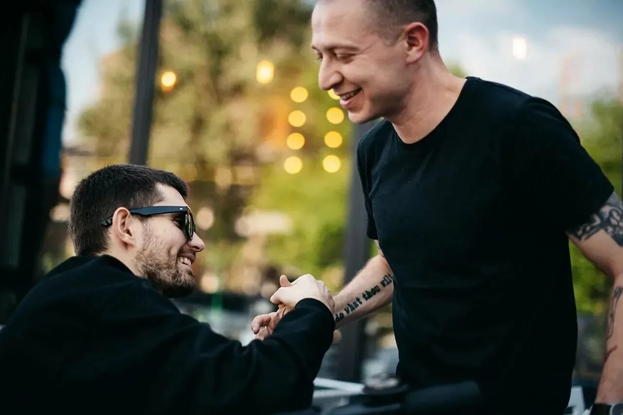 Оксимирон фит. Oxxxymiron. noize mc и oxxxymiron. нойз и оксимирон. noize mc баста и оксимирон.