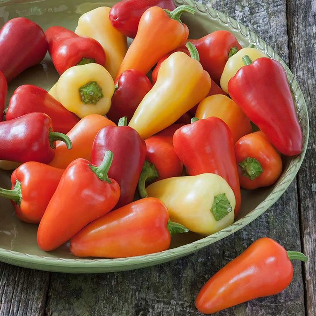 Маленький сладкий перец. Семена перца ассорти. Перец сорт Capsicum frutescens. Перец Санта Фе Гранде. Перец Ратунда семена.