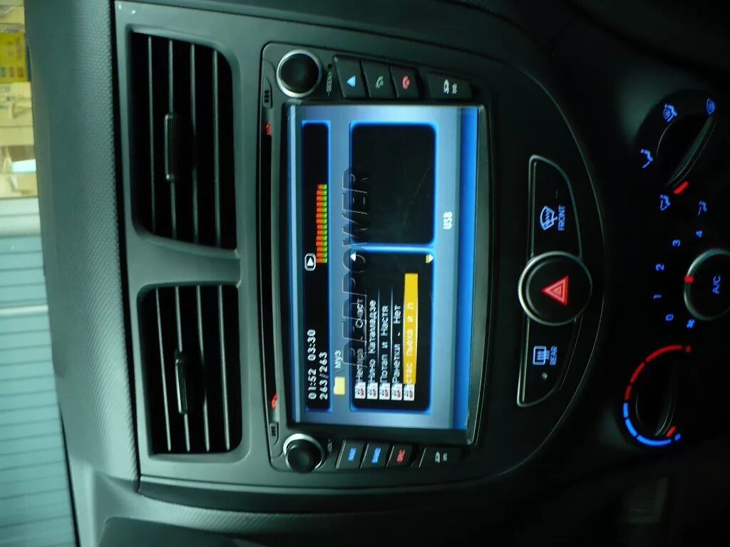 Как снять рамку магнитолы солярис. Магнитола на хендай солярис 2012. Крепление магнитолы солярис. Крепление магнитолы хендай солярис. Пин магнитола solaris 2012.