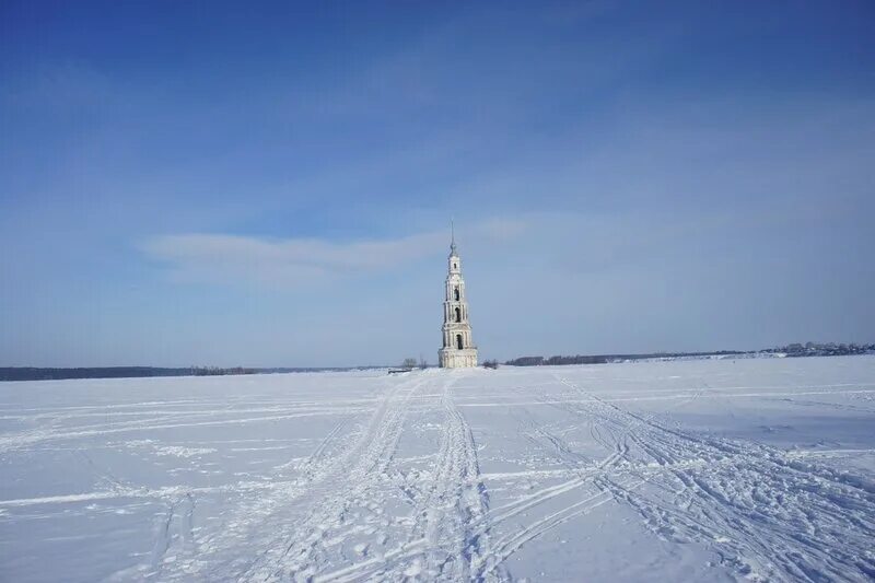 Калязин колокольня. Калязин Рыбинское водохранилище. Калязин колокольня зима. Калязин колокольня зимой.