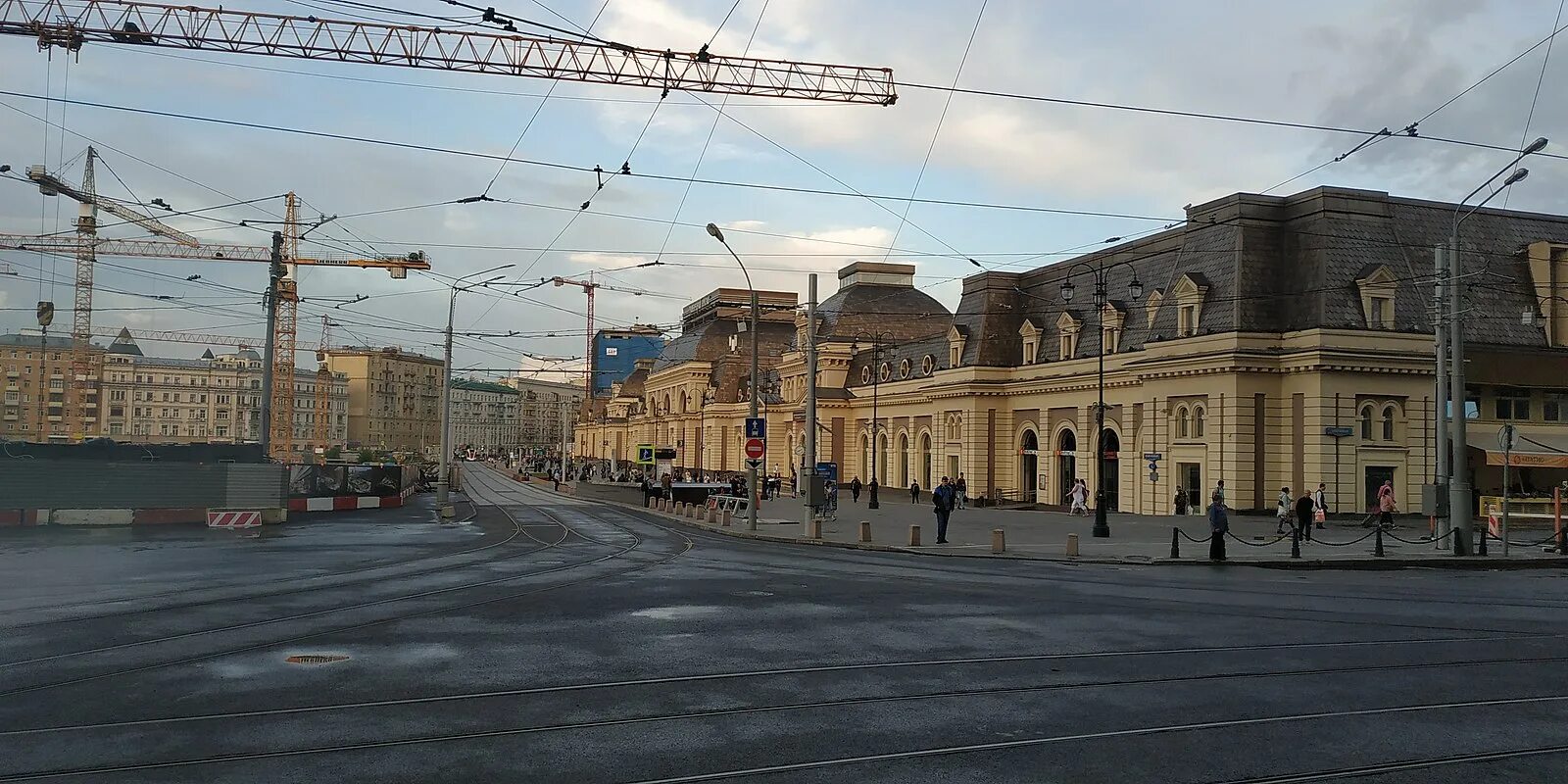 Площадь павелецкого вокзала. Москва площадь Павелецкого вокзала. Павелецкий вокзал 2020. Павелецкая площадь в 2000 году. Павелецкая площадь метро.