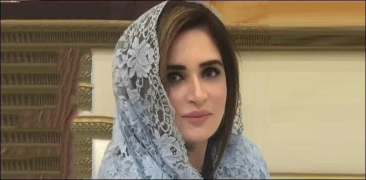 Ахад бинт абдулла аль бусаиди. Ахад бинт абдуллах. ayesha imam. аеша ва хадиджа. ахад бинт абдулла в короне.