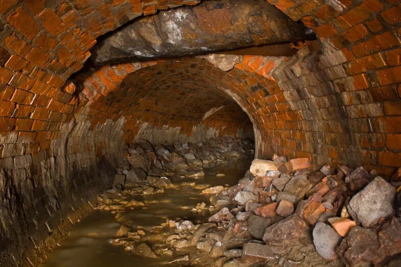 Квест канализация в москве. Водоотведение москва. Очистные сооружения мосводосток в москве. Водоотведение москва. Первичный отстойник для очистки сточных вод.