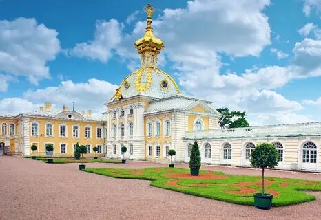 Palaces in st petersburg