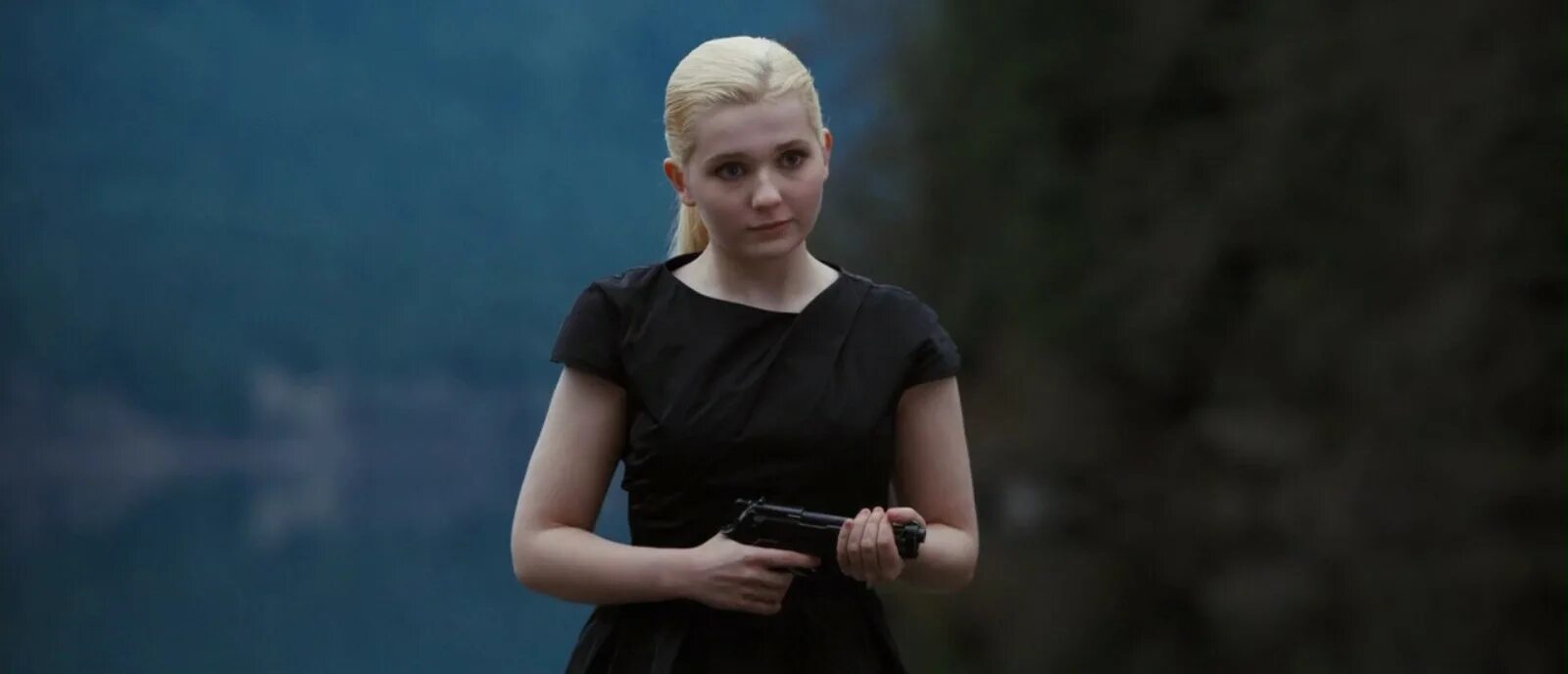 Екатерина астахова фото. Каролина севастьянова. Последняя девушка фильм 2015. Девушка 2015 г. Эбигейл бреслин последняя девушка.