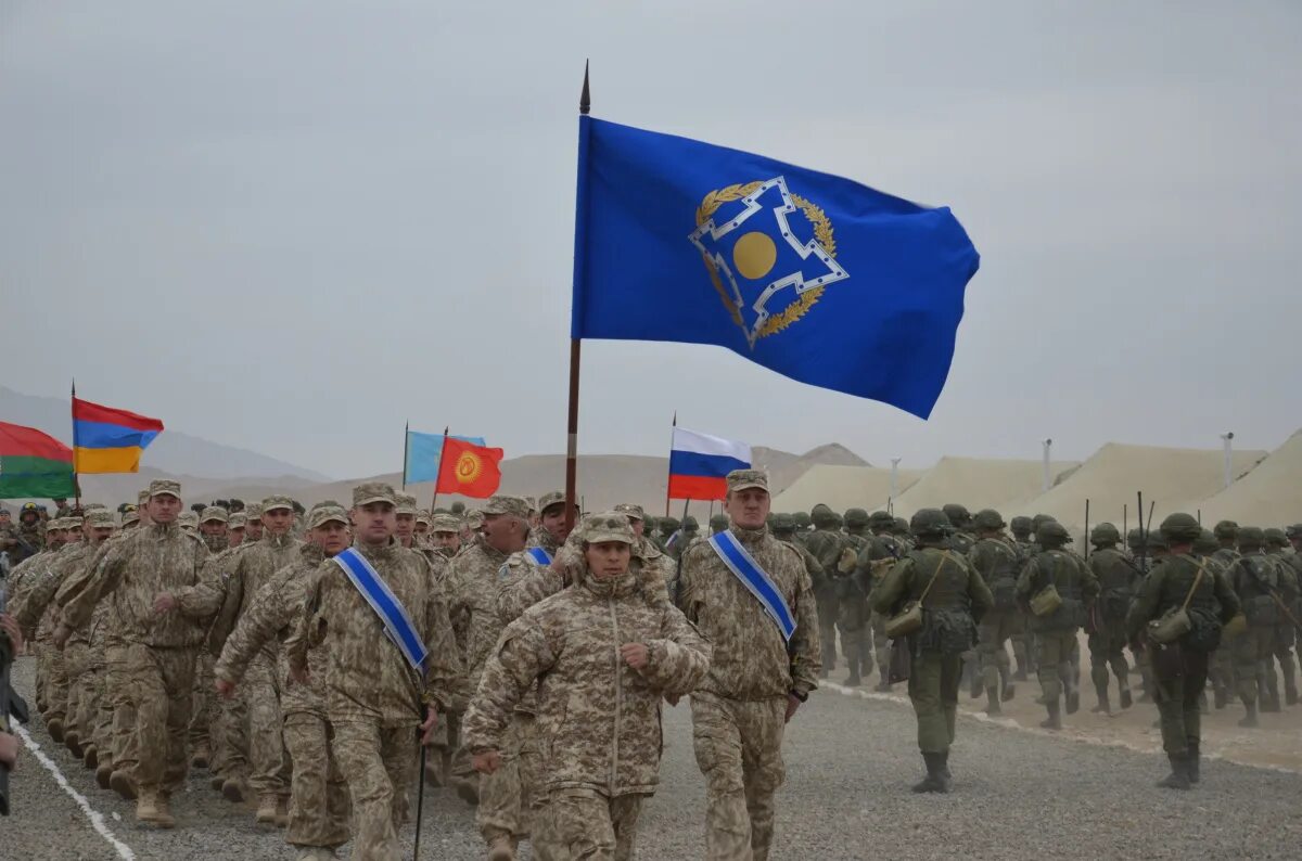 Сборы одкб. Какую форму носят миротворцы в армении. Миротворческие силы одкб в казахстане. Одкб войска. Коллективные миротворческие силы одкб.