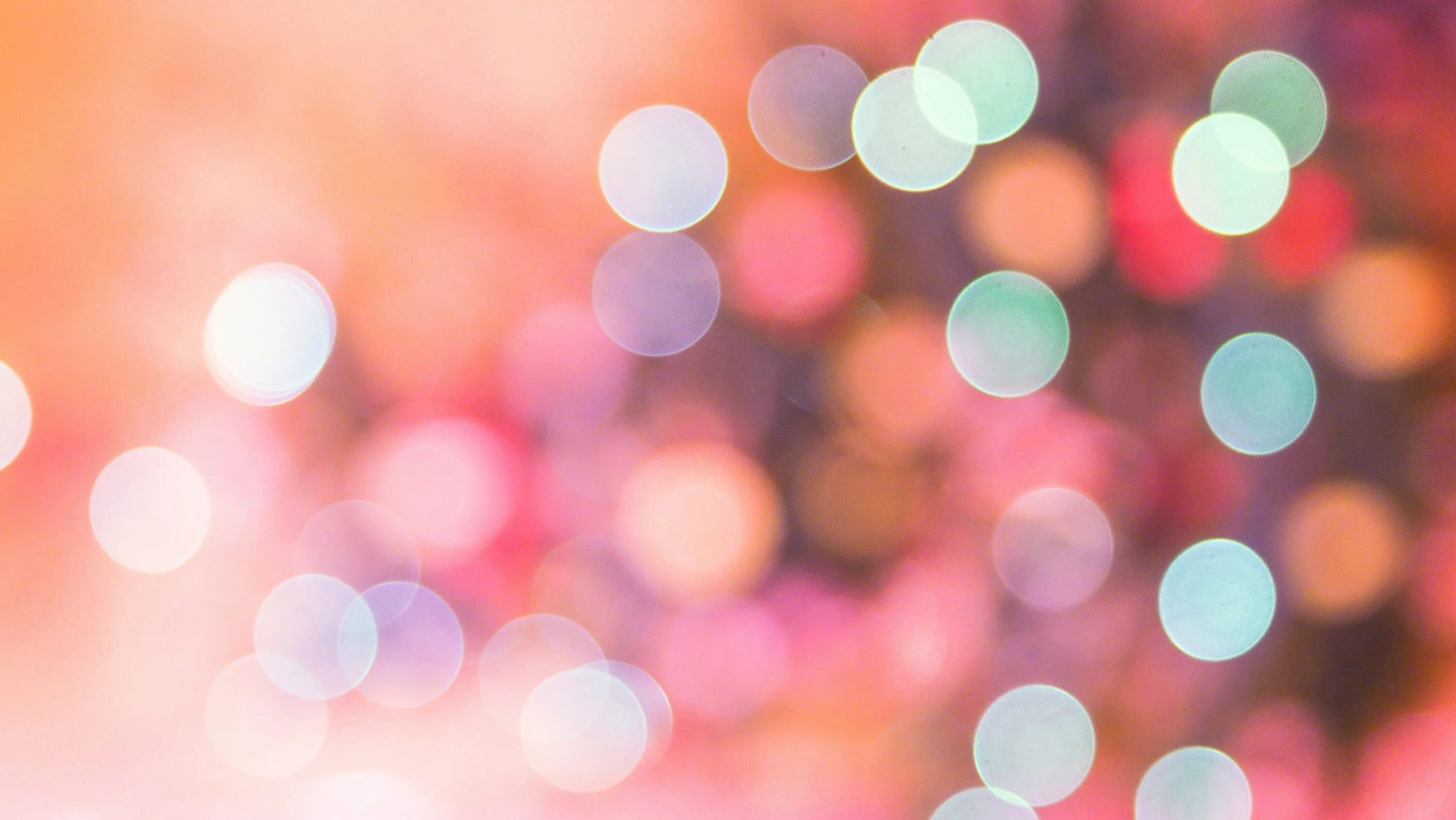 Цветные блики. Разноцветные огоньки. Размытый фон. Эффект боке. Яркий фон.