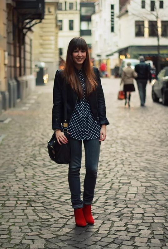 зимний лук с ботильонами. образ с полусапогами. ботильоны лук. косуха и джинсы. стильные осенние луки.