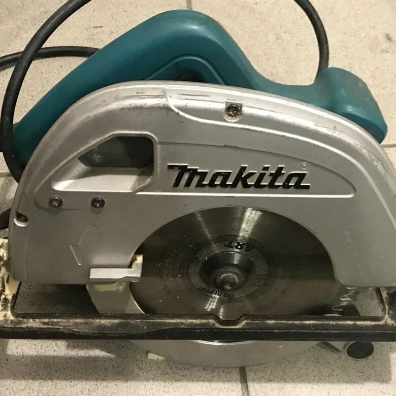 Makita 5704r. Дисковая пила Makita 5704r 190mm. Макита циркулярная пила 5704. Макита 5704r посадочный диаметр. Циркулярная пила по дереву макита