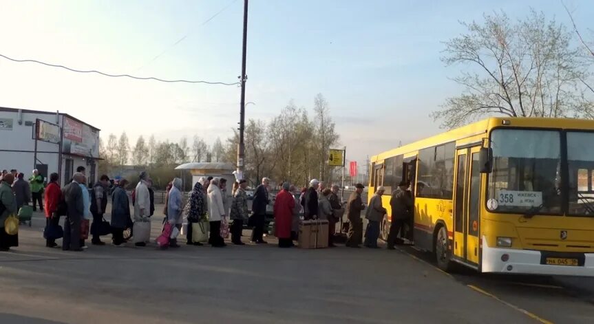 Ижевский автовокзал. Ижевский автобус. Автостанции Удмуртии. Старые автобусы Ижевска. Автобус 312 ижевск бодья