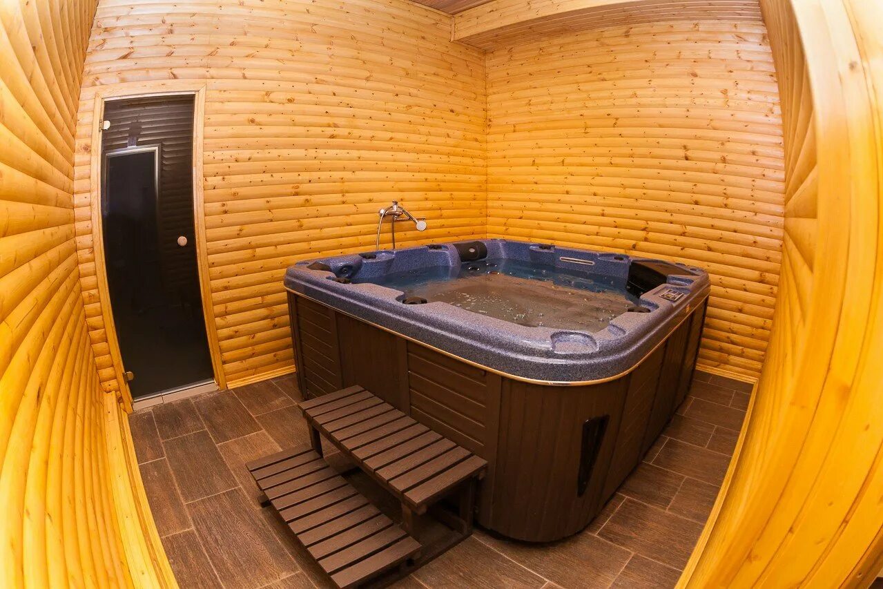 Готовый бизнес сауна. Банька спа бассейн. Банный комплекс Jacuzzi. Баня с бассейном. Маленькая баня с бассейном.