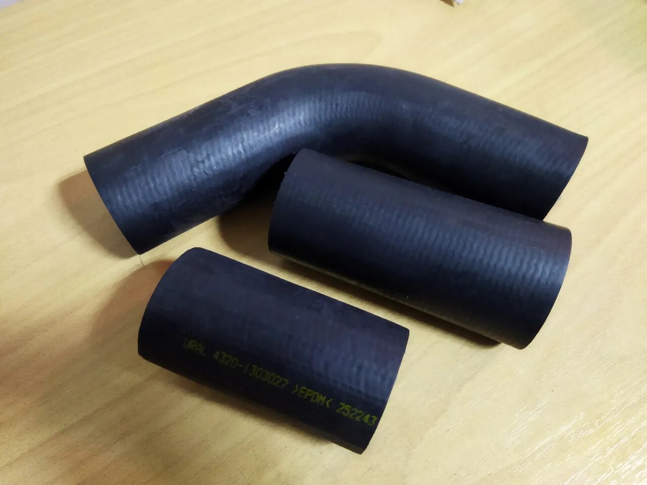 142-1303010 патрубок радиатора мтз верхний. Патрубок газель next радиатора комплект 2шт. Комплект патрубков урал 4320. Верхний патрубок радиатора ямз 536 урал. Патрубки радиатора урал.