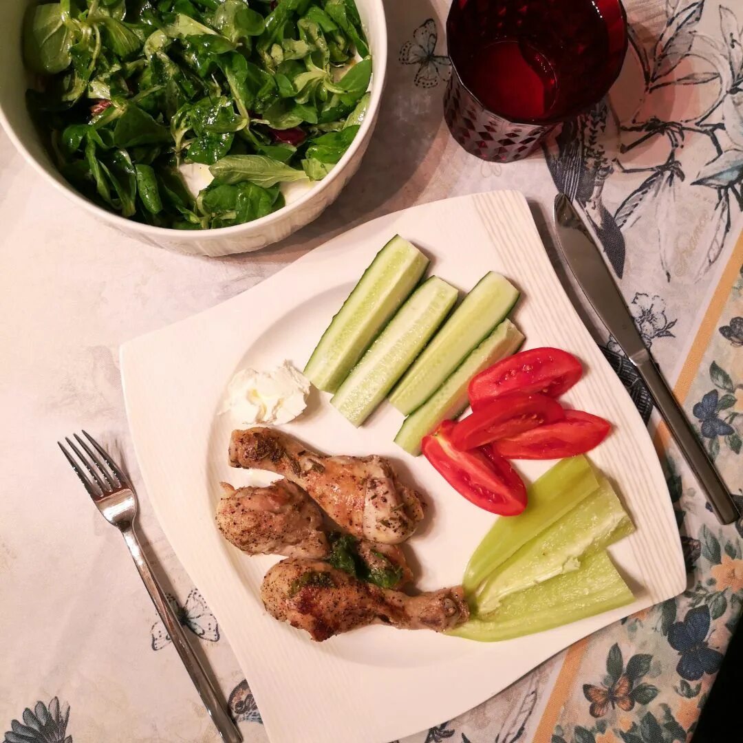 Скромный ужин. Скромный ужин. Скромный ужин. Скромный ужин фото. Ужин на 2.