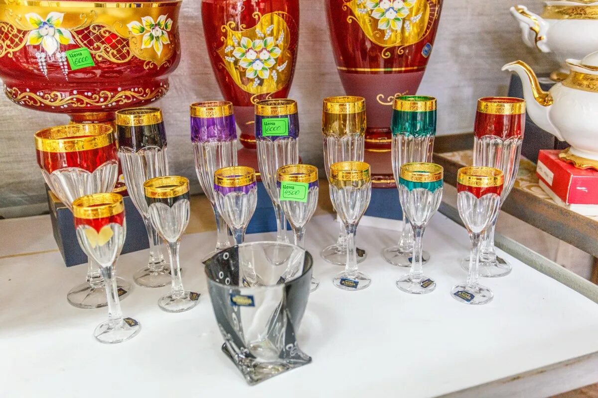 Павильоны с посудой на садоводе. Бишкек дордой рынок посуда 2020. Посуда южные ворота. Южноуральск рынок посуды. Рынок посуды.