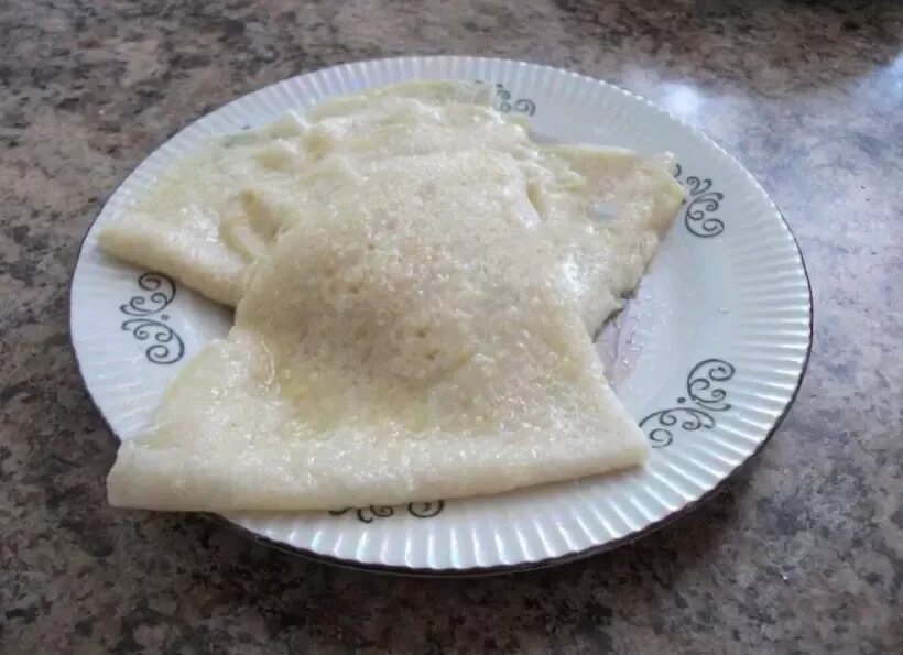 Неудачные блины. Блины белые с пятнами. Блины получаются белыми. Блины получаются белыми. Белые блины.