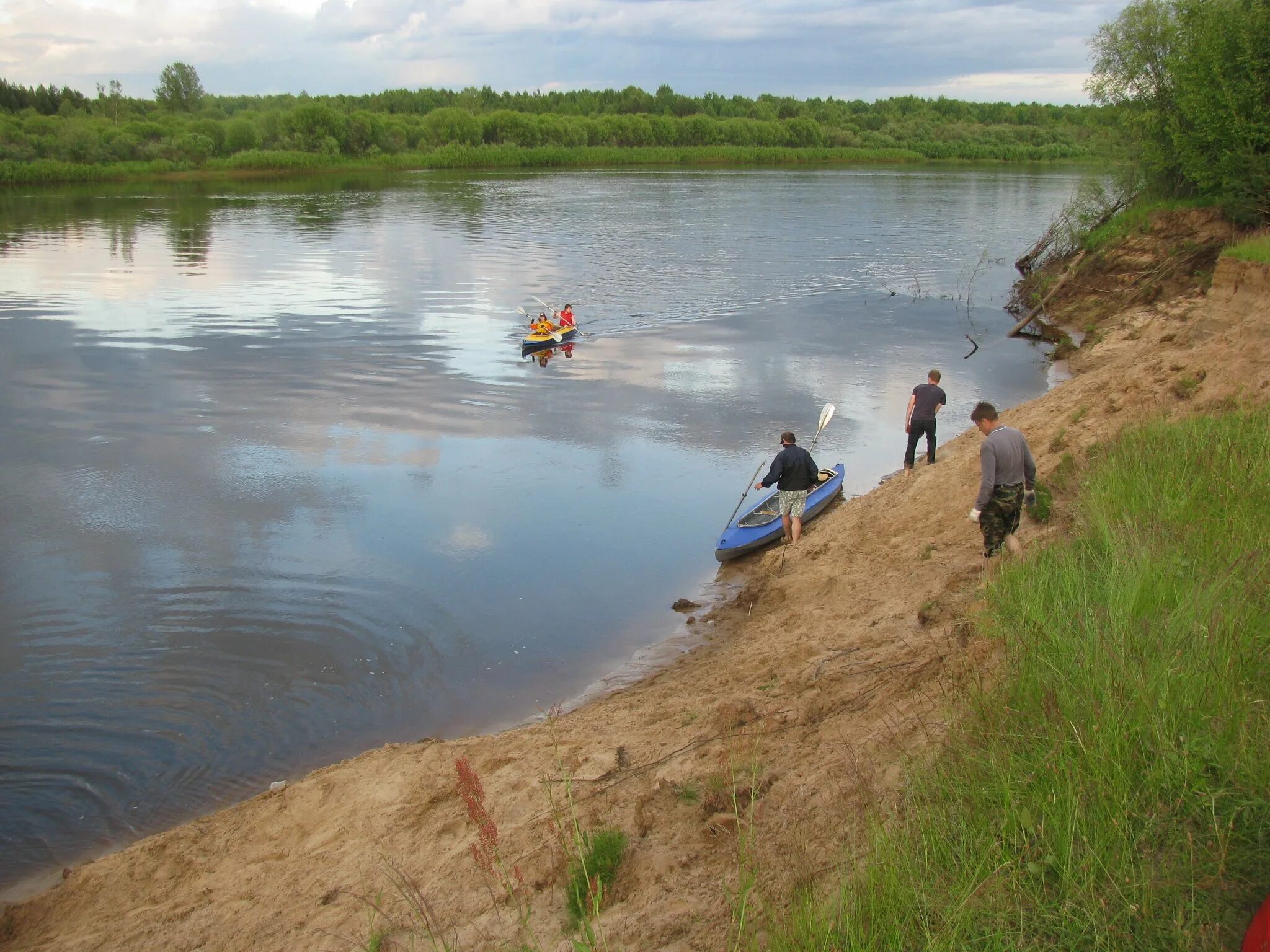 Уровень воды в ветлуге шарья на сегодня. Река Ветлуга Варнавино. Варнавино Нижегородская область. Река в Варнавино Нижегородской области. Сплав по реке Ветлуга Нижегородская область.с.Елевая.заводь.