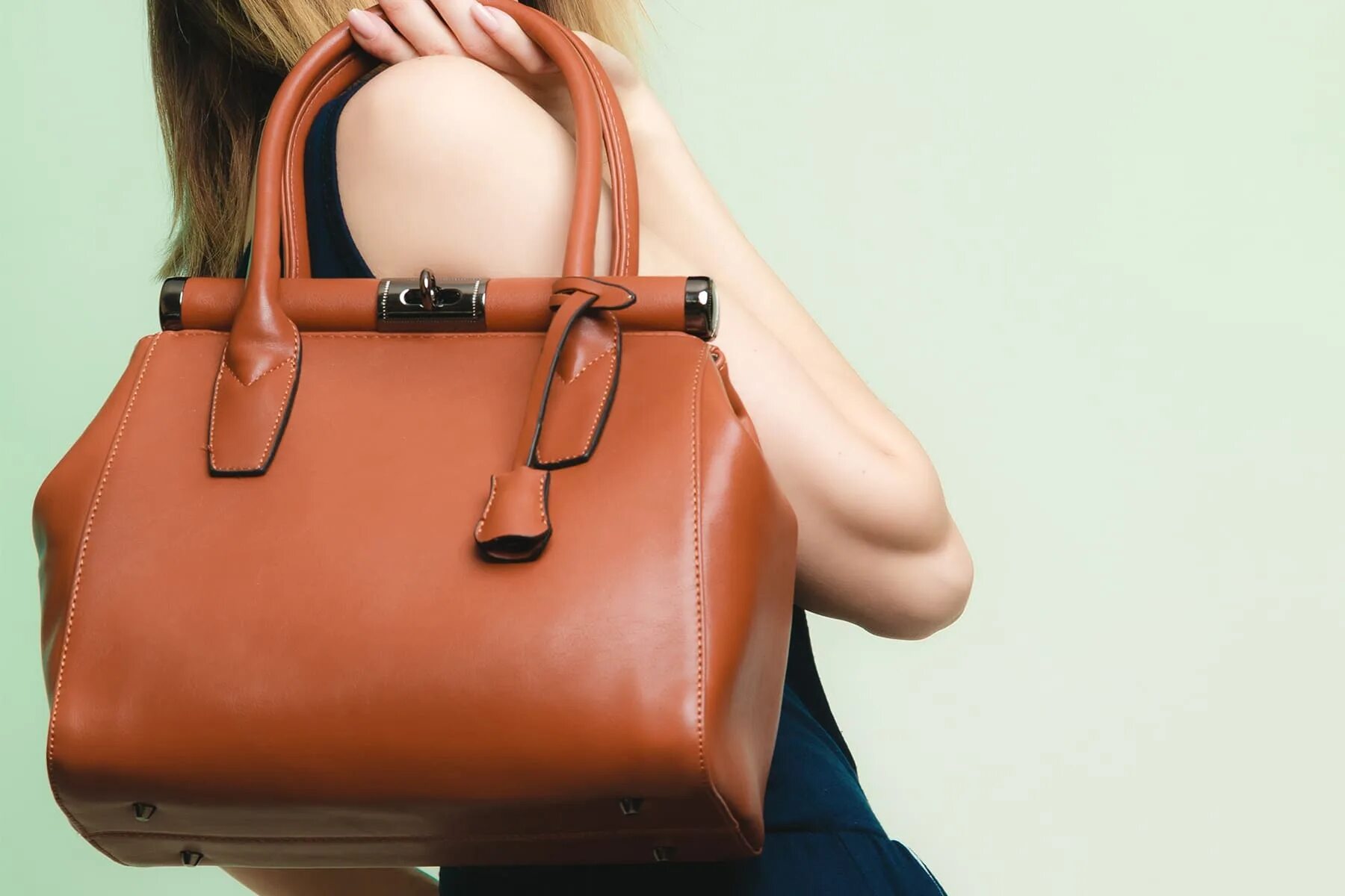 Handbag a t