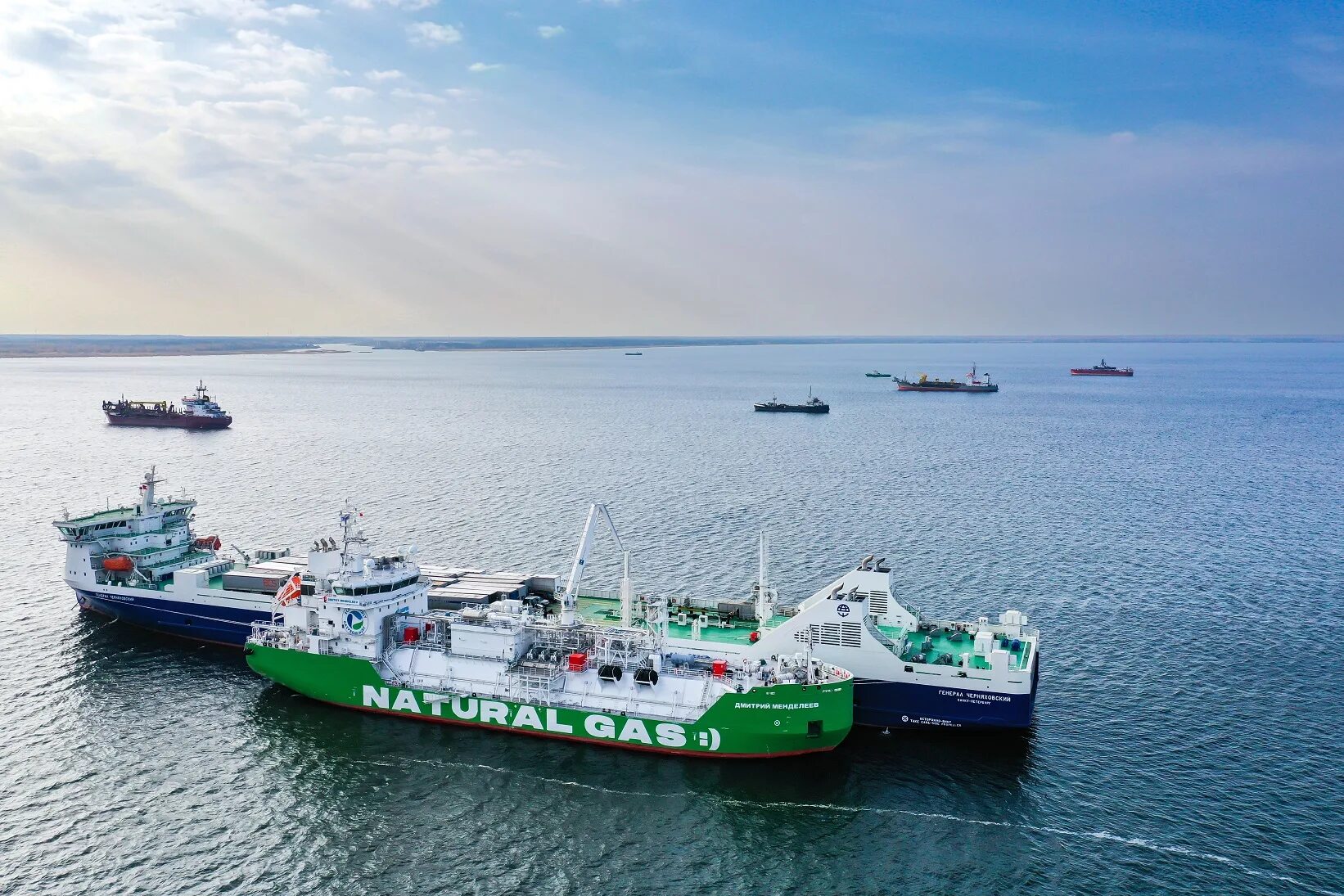 Паром в литве. Лайнер хельсинки стокгольм silja line. Паромы на балтийском море. Паром в балтийском море. Паромы на балтийском море.