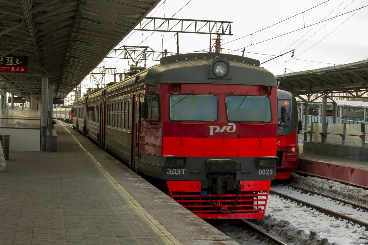 Поезд 23 апреля. Эд9э Нижний Новгород. Нижегородская электричка. Станция Нижегородская электрички. Электропоезда России.