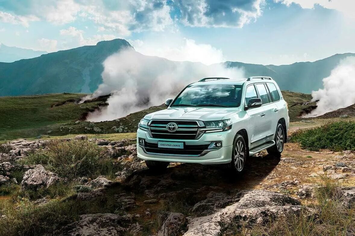 Тест драйв крузер 200. Toyota land cruiser 200 executive 2018. toyota land cruiser 200 2025. toyota land cruiser 200 executive lounge. тойота ленд крузер 200 2019.