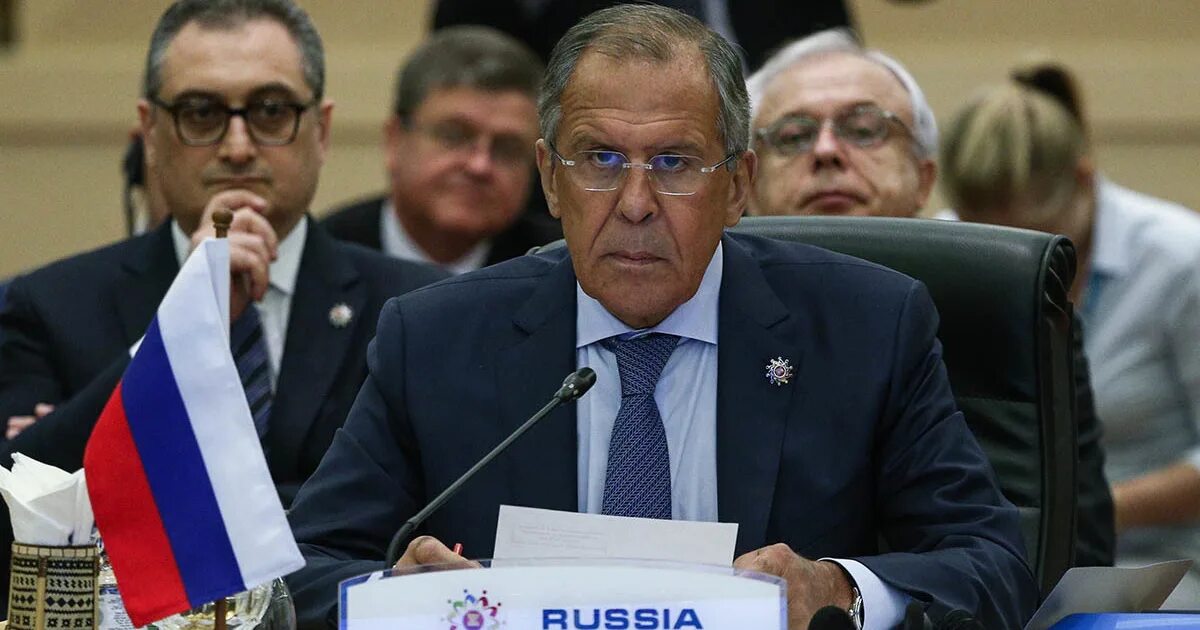 Дипломат дипломатический. Дипломат россии лавров. современный дипломат. дипломатический представитель. дипломат человек.