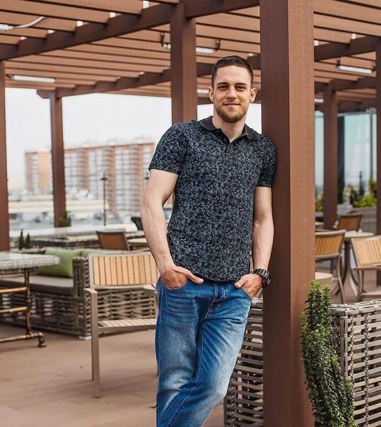 Павел дуров. Иракли холостяк. Топ холостяков. Самые богатые холостяки мира. Сергей мельник футболист.