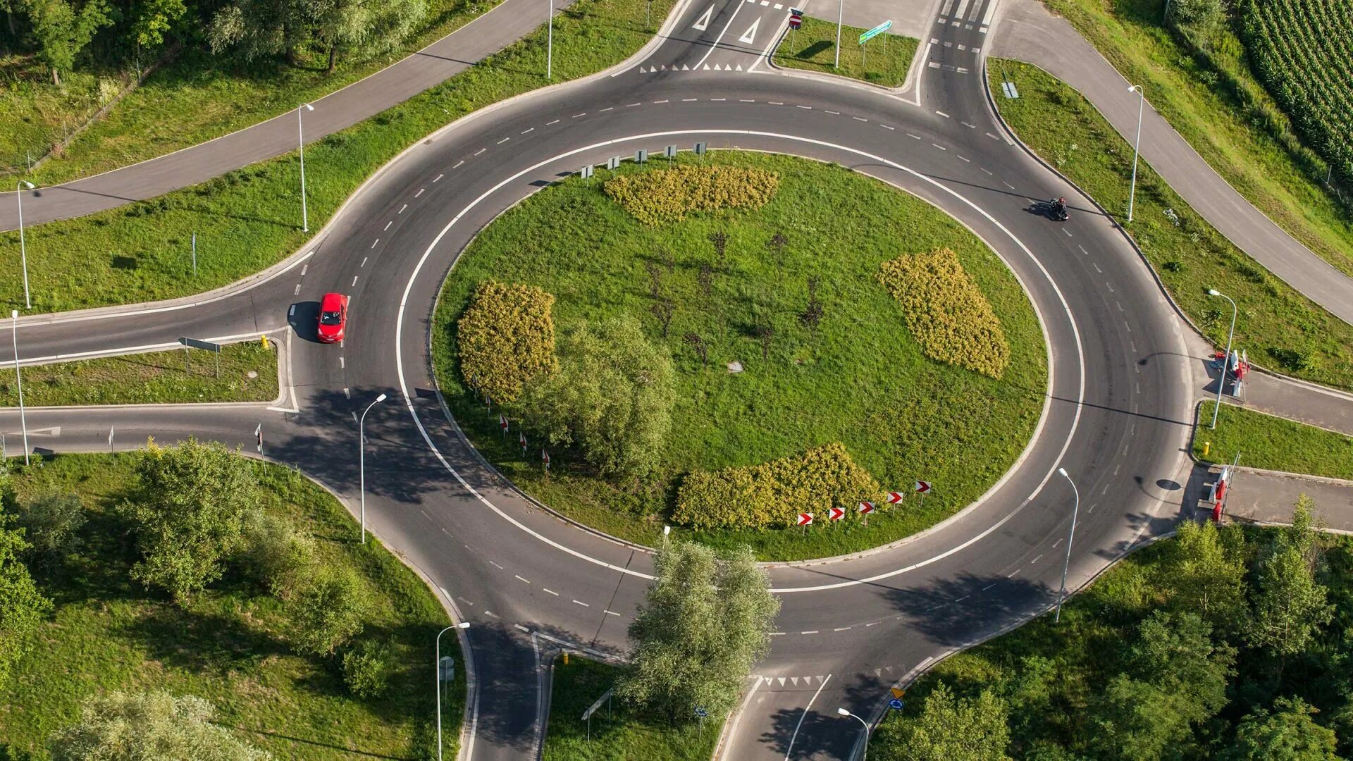 Круговой перекресток. Раундэбаут. Roundabout развязка. Ротонда круговое движение.