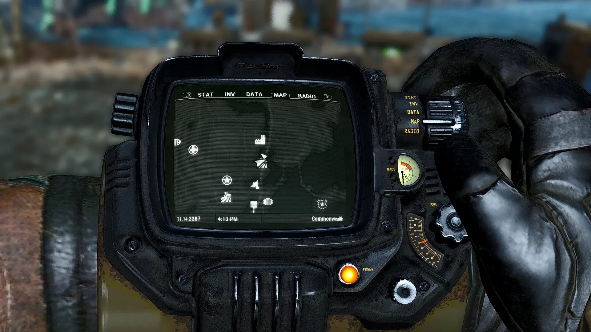 Fallout 4 монитор. Pipboy Fallout 4. Фоллаут 4 пипбой. Fallout 4 Pip boy планшет. Fallout 4 Pip boy Armor.