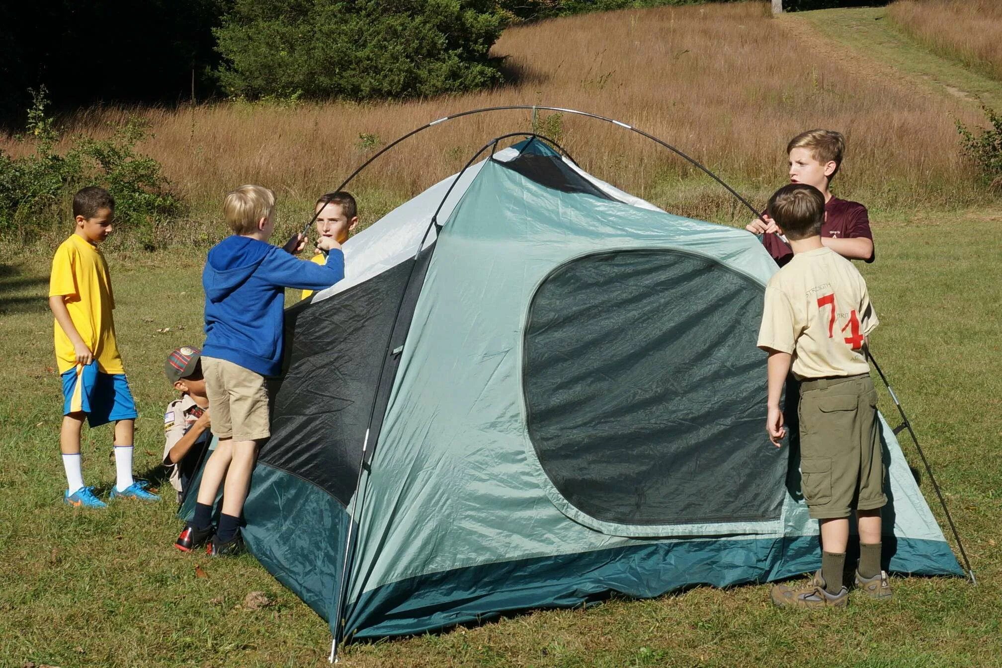 Boyscout палатка. To put up a Tent. Set up a Tent. Putup a Tent.