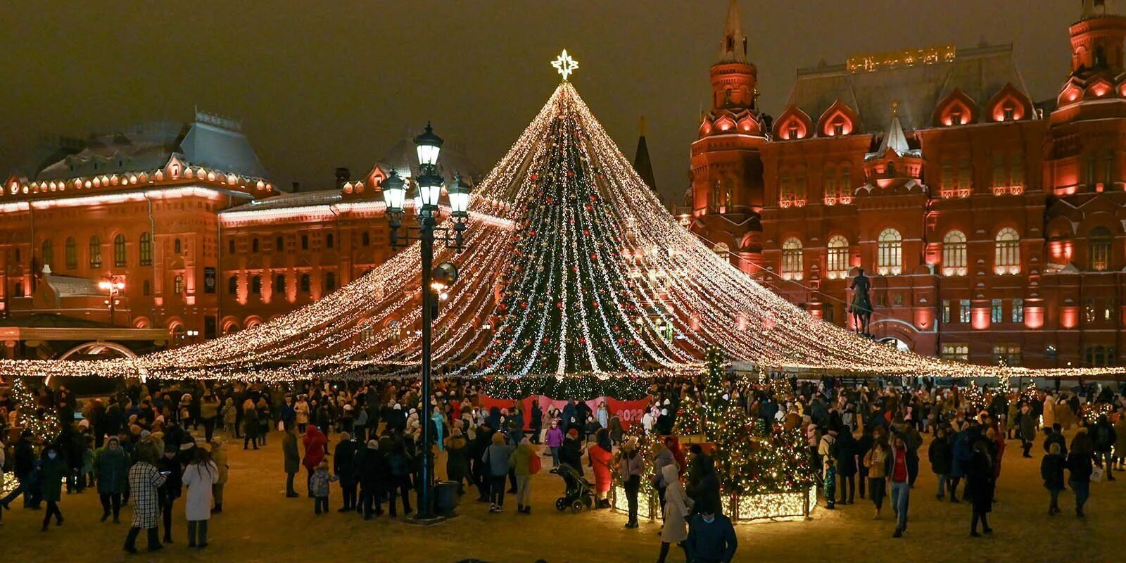 Новый год москва программа. Центр Москвы новый год. Новогодняя Москва 2014. Новогодняя Москва 2022 Кремль фотосессии. Москва 2017 год.