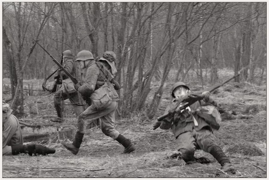 Солдатский бой. Военно-историческая реконструкция "бой за деревню корпикюля - год 1941",. Военное сражение. Поле боя великая отечественная. Солдатский бой.
