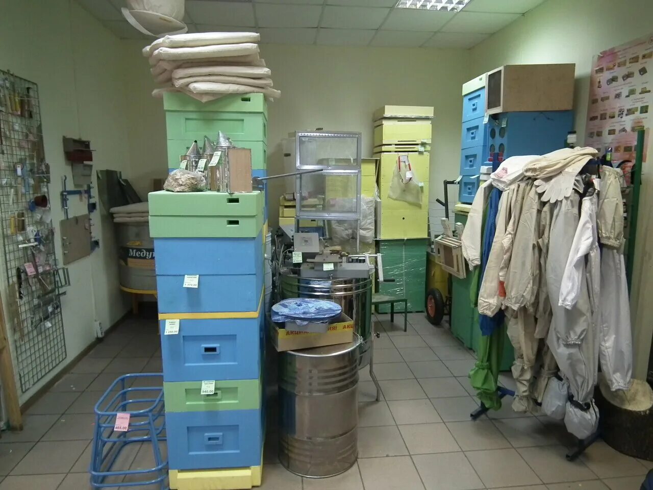Магазин пчеловодства в красноярске. Казань магазин пчеловод ул. Магазин пчеловода в спб. Магазины для пчел. Магазин пчеловода в спб.