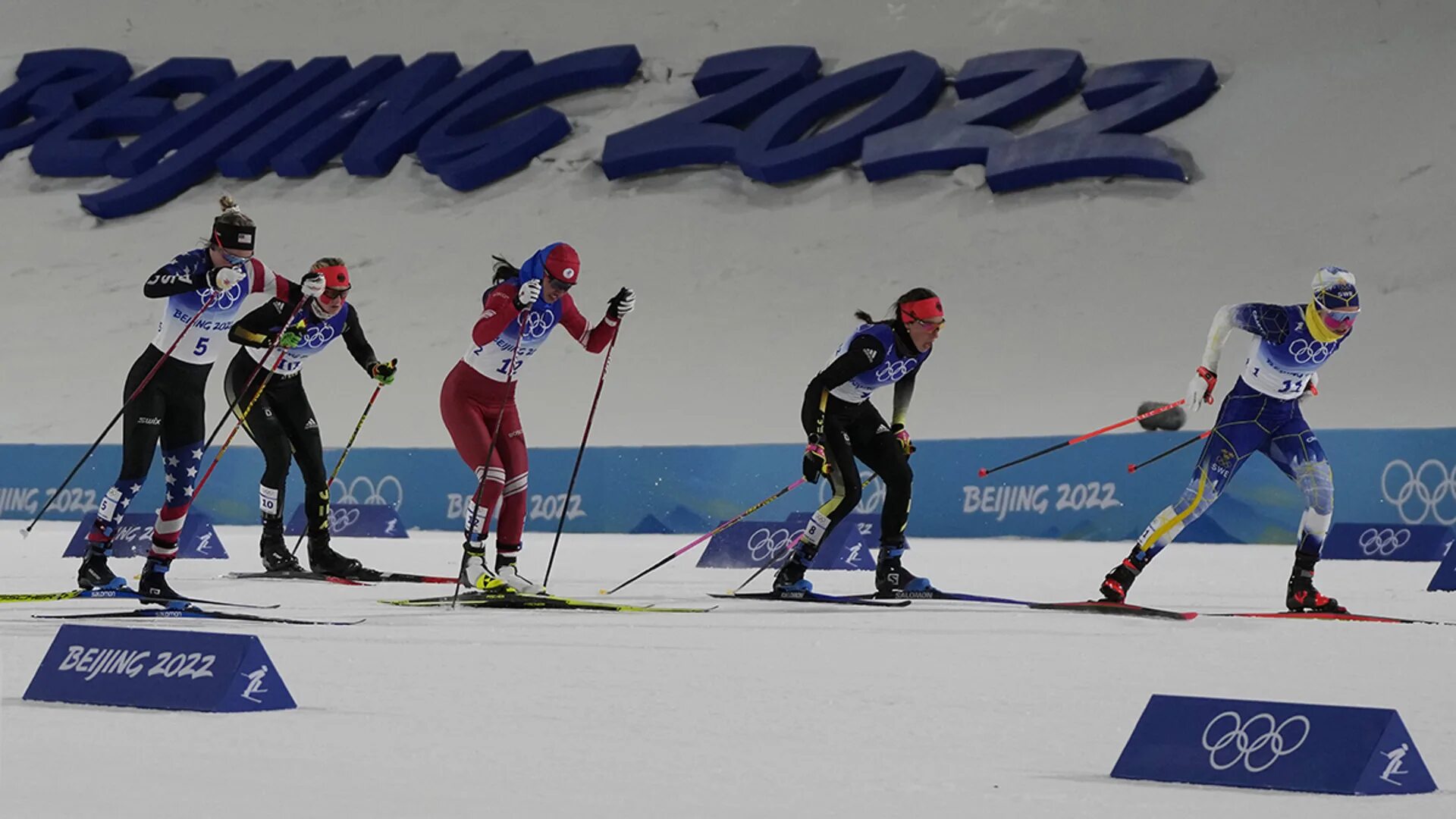 Лыжный спринт видео. Олимпийские игры лыжи. Лыжные гонки Олимпийский вид спорта.