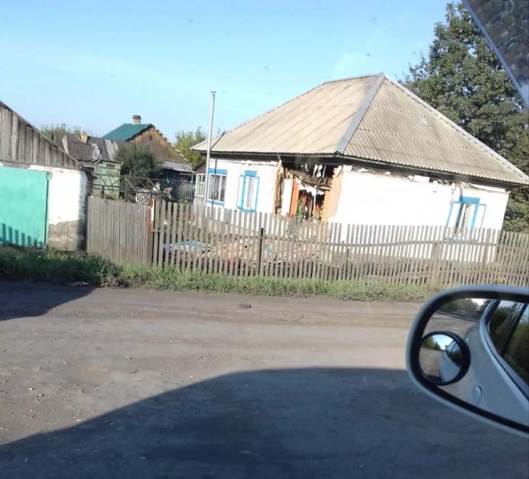 Погода в ленинск кузнецке. Ленинск-Кузнецкий поселок городского типа. Взрыв дома в Ленинск Кузнецком. Ленинск-Кузнецкий частный сектор. Ленинск-Кузнецкий Кемеровская область частный сектор.