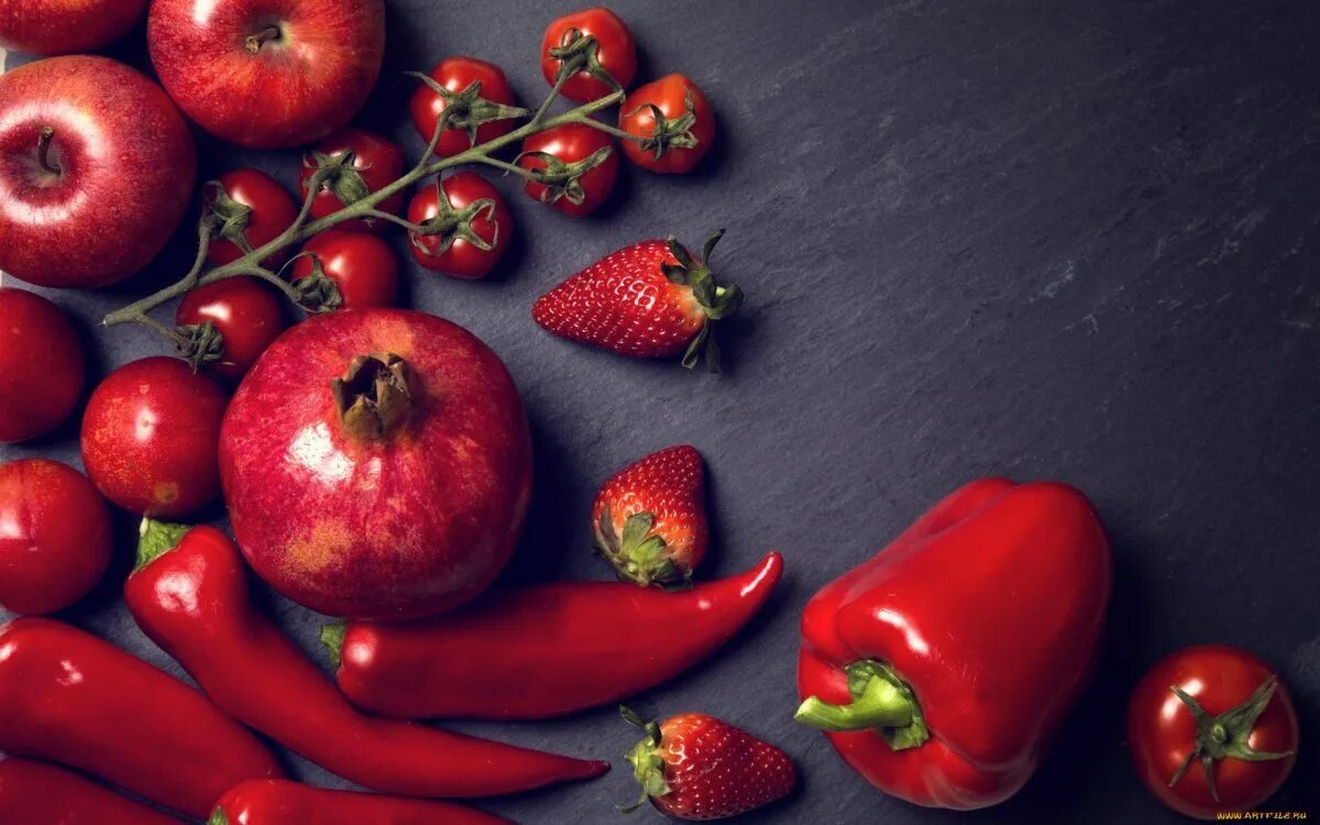 Красные овощи и фрукты. Красные фрукты. Фрукты красного цвета. Овощи и фрукты красного цвета.