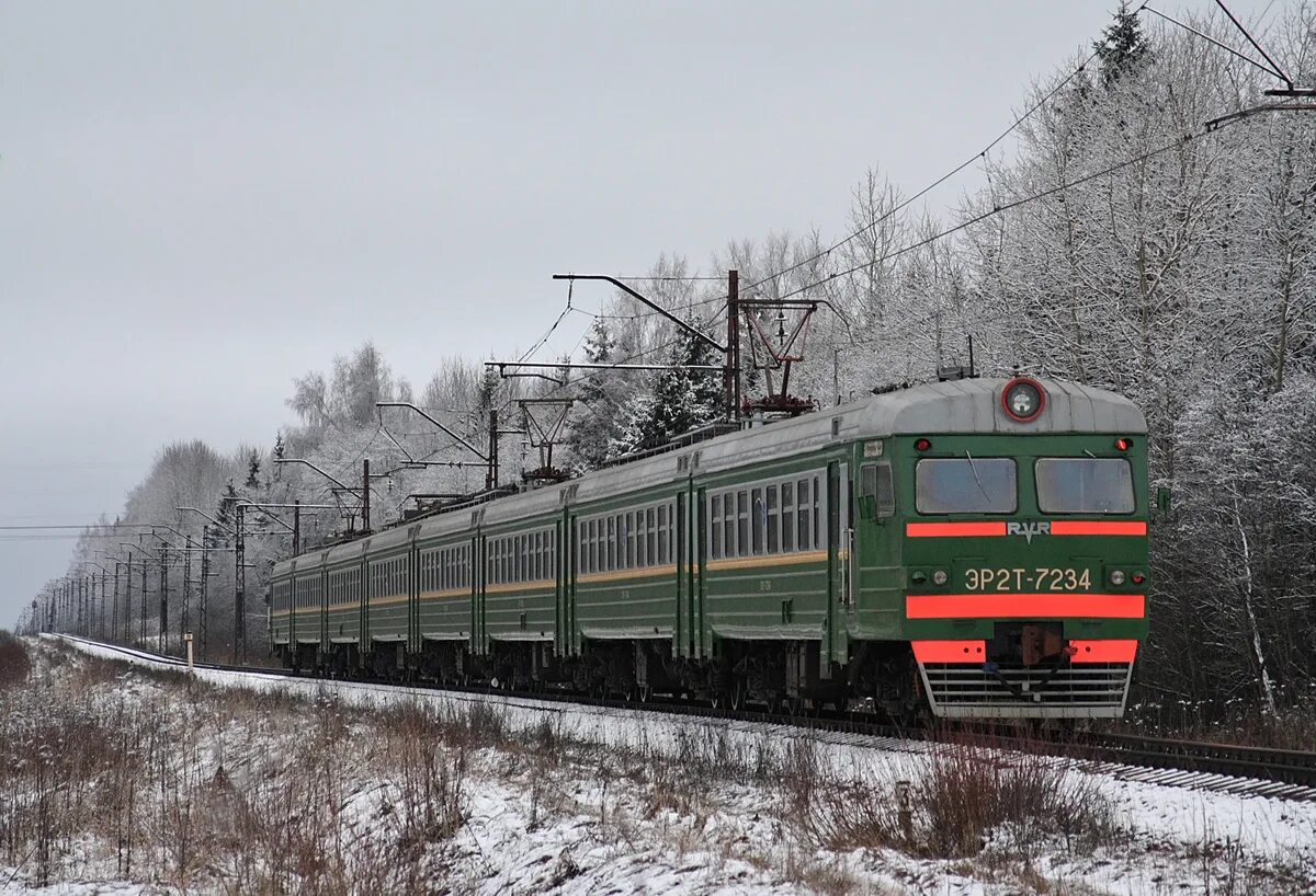 Пудость тайцы. Эр2т 7234. Эр2т 7234 на ходу. Тайцы ЖД станция. Тайцы Ленинградская область у станции.