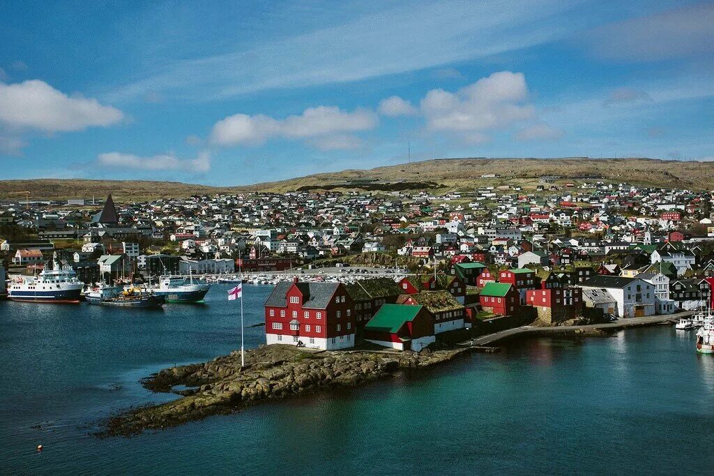 Столица фарерских островов. Фарерские острова Tórshavn.