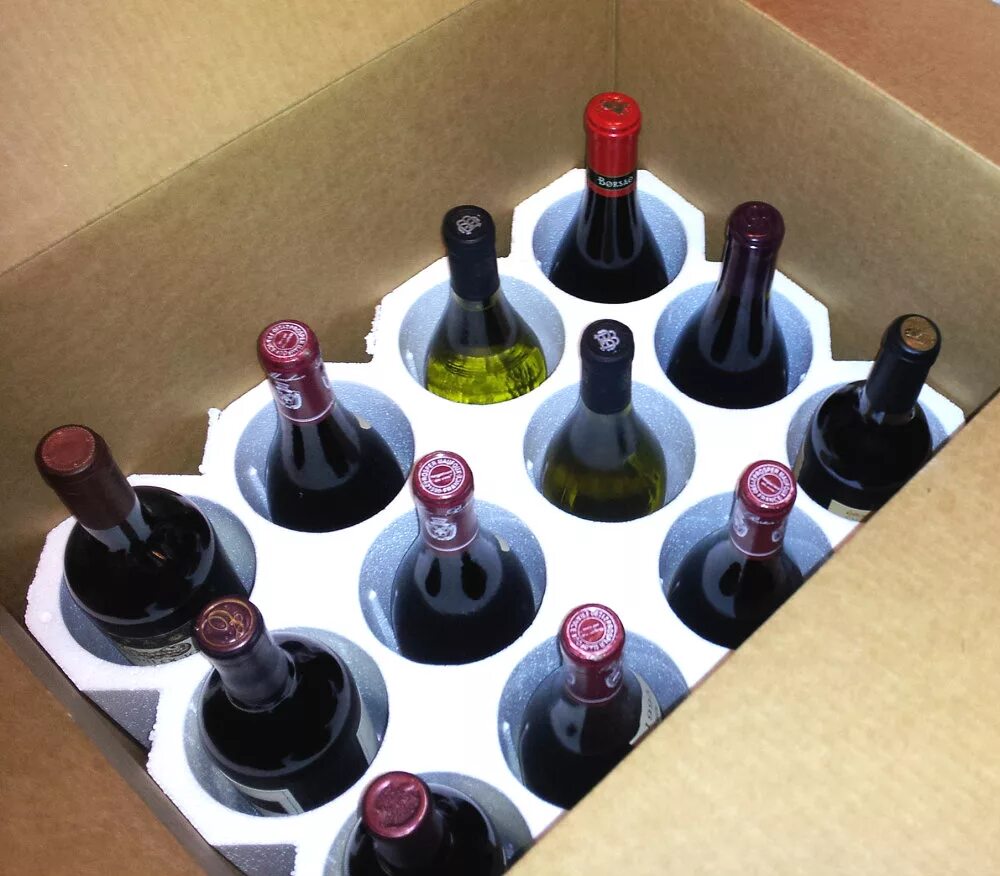 Купить машину вино. Ящик для стеклянных бутылок. Коробка со стеклянными бутылками. Транспортировка вина. Ящик для вина.